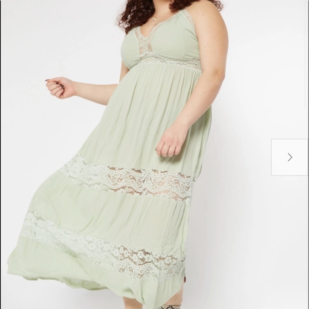 NWOT Rue21 Crochet Detailed Maxi Dress